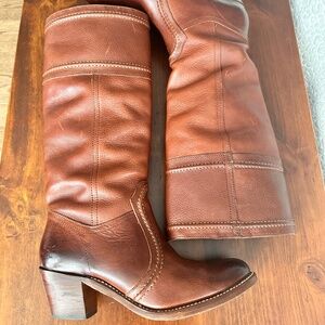 Frye Boots - size 10M - EUC